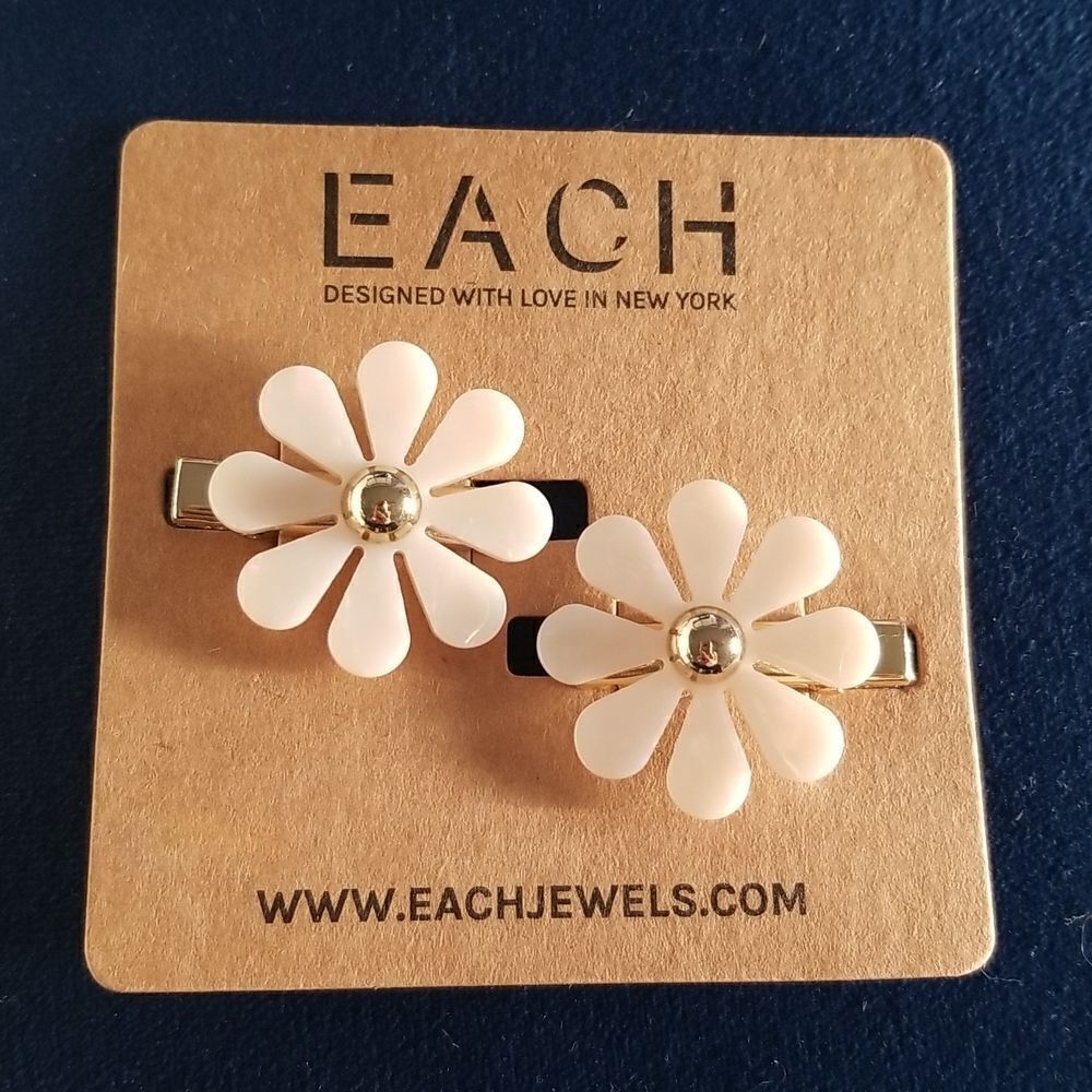 EACH Two Daisy Design Barrettes New